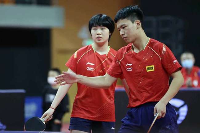 更衣室的行 更衣室的行