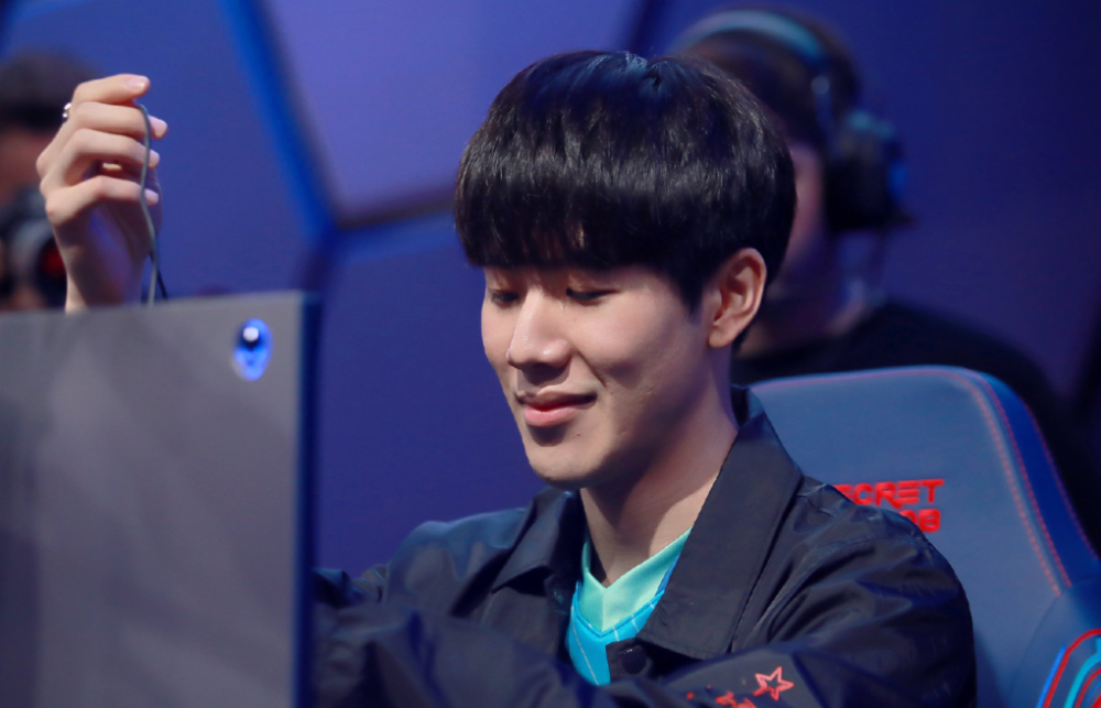 显然截然不 显然截然不