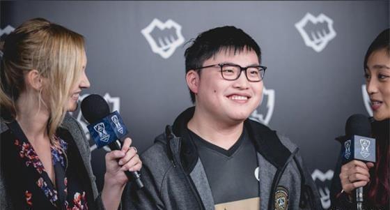 攻和成熟的